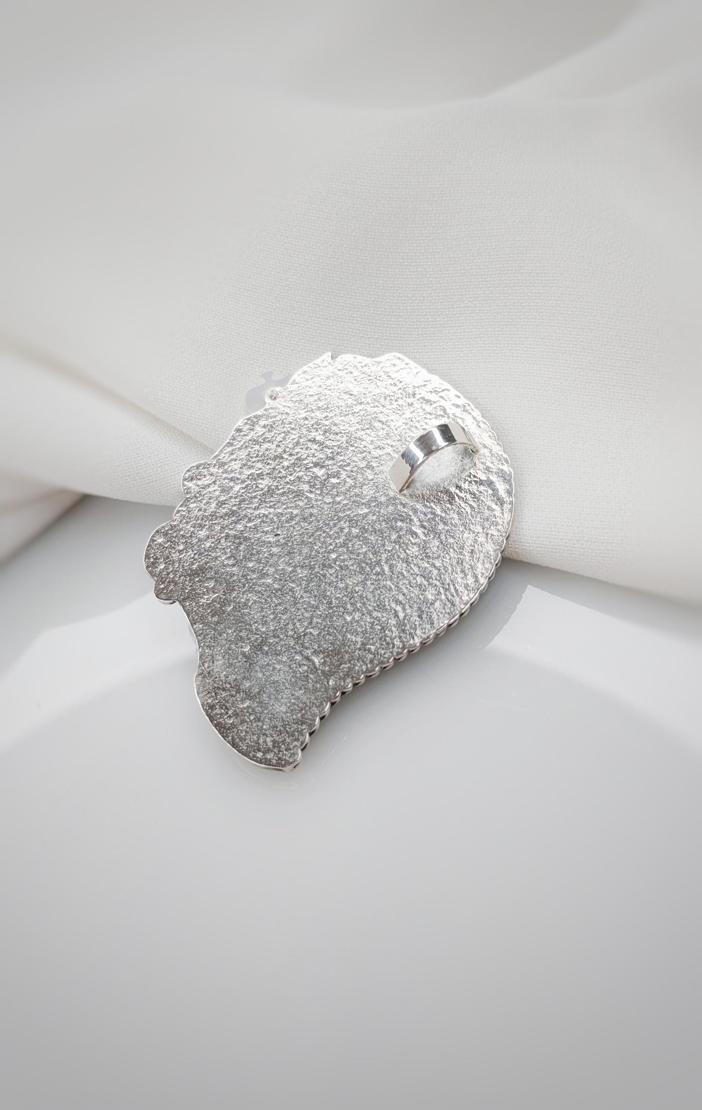 Enamel Horse Pendant – Cloisonné Enamel Art, 950 Silver, Moonstone, Chrysoprase, Mother-of-Pearl Flower